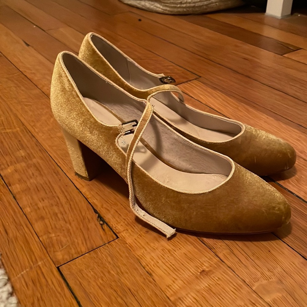 Chelsea Crew 38/8 Marigold Velvet Mary Jane Pumps